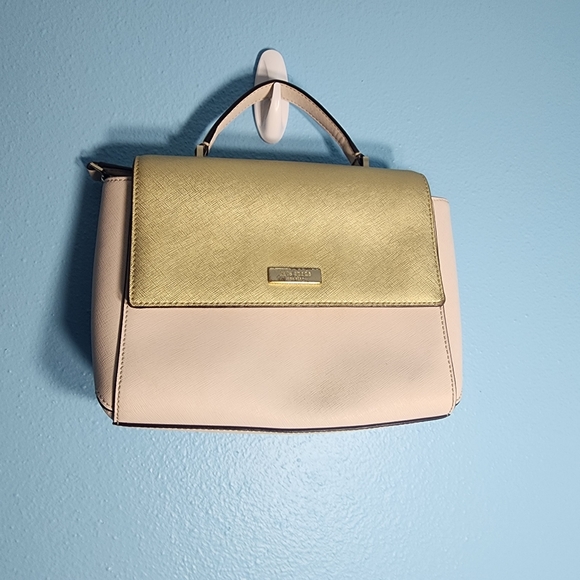 kate spade Handbags - Kate Spade satchel crossbody gold and cream